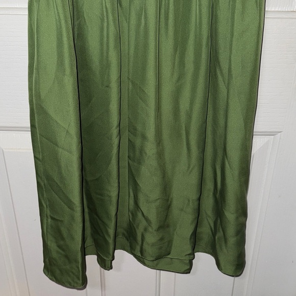 Banana Republic Elegant Green V-Neck Dress - Picture 9 of 11
